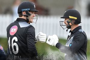 పాకిస్తాన్ ఖాతాలో తొలి ఓటమి.. అదీ అవమానకరంగా