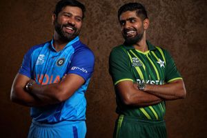 పాకిస్తాన్ కేప్టెన్‌తో రోహిత్ శర్మ పకపకలు - ఫొటోలకు ఫోజులు: ట్రోల్స్ షురూ..!!