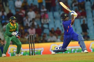 సౌతాఫ్రికాను వణికించిన సంజూ శాంసన్.. చివరి వరకు వీరోచిత పోరాటం.. 9 రన్స్‌తో బతికి గెలుపు పట్టిన ప్రోటీస్