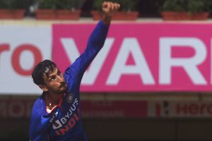 Shahbaz Ahmed: బీటెక్ డిస్కంటిన్యూ.. తండ్రితో గొడవ.. ఆర్‌సీబీ ఆల్‌రౌండర్‌ది రామ గోస!