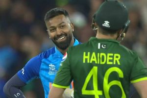 మాతో పెట్టుకోకురోయ్ - కూసాలు కదుల్తాయ్..!!