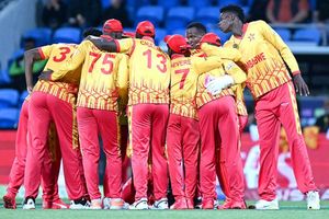 పాకిస్తాన్‌‌ను మట్టి కరిపించిన కాన్ఫిడెంట్ అలాంటిది మరి - జింబాబ్వేకు సెమీస్ ఛాన్స్..!!