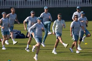 PAK vs ENG: పాక్ పర్యటనకు వెళ్లిన ఇంగ్లండ్ ఆటగాళ్లకు తీవ్ర అస్వస్థత.. టెస్ట్ సిరీస్ రద్దు!