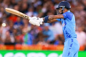 INDvsNZ : అతనే అన్ని ఫార్మాట్లలో ఆడటం కష్టం.. కొత్త కెప్టెన్‌ ఉంటే తప్పేంటి?