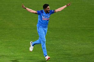 మహమ్మద్ సిరాజ్‌ను తక్కువ అంచనా వేసారు.. ప్రపంచకప్ ఆడించి ఉంటేనా..!