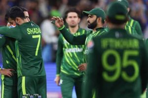 సెమీ ఫైనల్స్‌ కోసం పాకిస్తాన్‌కు బొట్టు పెట్టి మరీ ఆహ్వానం..!!