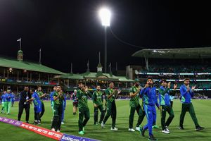 T20 World Cup 2022 ఫైనల్లో పాకిస్థాన్.. న్యూజిలాండ్ కొంపముంచిన చెత్త ఫీల్డింగ్!