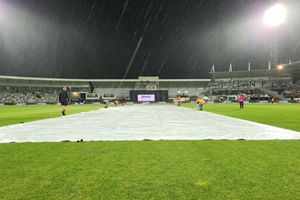 INDvsNZ: వర్షం వల్ల బతికిపోయిన టీమిండియా.. మూడో టీ20 డ్రా!