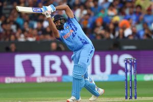 రోహిత్ బ్యాటింగ్‌పై భజ్జీ ఆందోళన.. సెమీస్‌కి చేరిన టీమిండియాకు కీలక సూచన