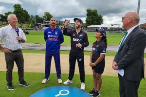 INDvsNZ: శాంసన్ అవుట్.. హుడా ఇన్.. రెండో వన్డేలో బ్యాటింగ్ చేయనున్న టీమిండియా