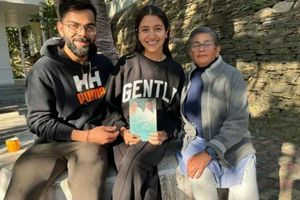 Virat Kohli : భార్యతో కలిసి ఆశ్రమానికి వెళ్లిన కోహ్లీ.. ఇప్పుడు ఎక్కడున్నాడంటే?