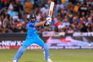Virat Kohli: కోహ్లీ రిటైర్ అవ్వద్దు.. నెట్టింట ఎమోషనల్ అవుతున్న ఫ్యాన్స్