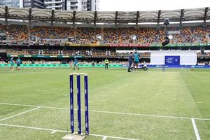 AUSvsSA: ఇండియాలో అయితే పెద్ద ఇష్యూ.. ఇప్పుడు సమస్య కాదా?.. గబ్బా పిచ్‌పై ఫ్యాన్స్ ఆగ్రహం