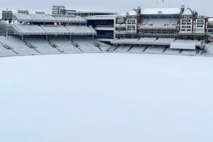 మంచు దుప్పటిలో ఒవల్ మైదానం.. కనువిందు చేస్తున్న ప్రకృతి సోయగం! ( వీడియో వైరల్)