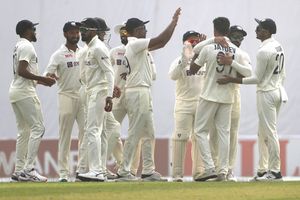 INDvsBAN: సంజూ శాంసన్‌లా చేస్తున్నారుగా.. కుల్దీప్‌ను పక్కనపెట్టడంపై పేలుతున్న మీమ్స్