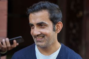 కోహ్లీ, రోహిత్, రాహుల్‌లను పక్కనపెట్టి పృథ్వీ షా, సంజూ, త్రిపాఠిలను ఆడించండి: గౌతమ్ గంభీర్