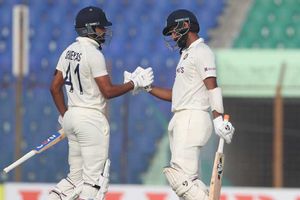 INDvsBAN: ఆదుకున్న పుజారా, శ్రేయాస్.. చివరి బంతికి మరో వికెట్..!