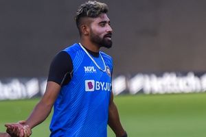 నా బ్యాగ్ మిస్సయ్యింది.. విలువైన వస్తువులున్నాయి.. ఎయిర్‌లైన్స్‌పై సిరాజ్ ఆగ్రహం!