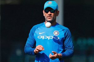 ప్రధాని మోదీ అంత పాపులారిటీ ఉన్నా.. రాజకీయాలకు దూరంగా ఉంటా: ధోనీ