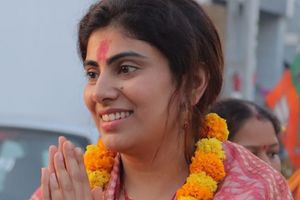 Rivaba Jadeja:గుజరాత్ ఎన్నికల్లో రవీంద్ర జడేజా సతీమణి ఘన విజయం.. దగ్గరుండి గెలిపించిన టీమిండియా స్టార్!