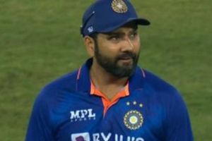 INDvsBAN: బంగ్లా టెస్టుల్లో రోహిత్ స్థానంలో యువ ప్లేయర్?.. అతనే కరెక్ట్ అంటున్న బీసీసీఐ!