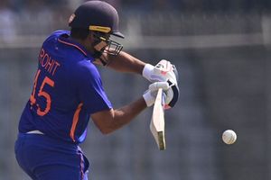 బౌలర్ల తప్పులేదు.. బ్యాటింగ్ వైఫల్యమే కొంపముంచింది: రోహిత్ శర్మ