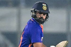 తెరపైకి కొత్త వాదన.. ఇక ఫినిషర్‌గా రోహిత్ శర్మ! అచ్చం ధోనీలానే..