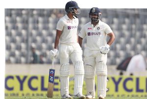 INDvsBAN: ఆ పిచ్ మీదనే ఆడారా?.. పంత్, శ్రేయాస్ బ్యాటింగ్ చూసి షాకవుతున్న ఫ్యాన్స్