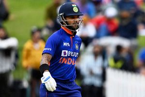 INDvsBAN: తడబడుతున్న ధవన్‌.. రెండో వన్డేలో ఆడకుంటే వీళ్లకు ఛాన్స్..?