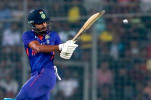 INDvsBAN: వింత నోబాల్స్ వేసిన బౌలర్.. వరుసగా రెండు ఫ్రీహిట్స్!