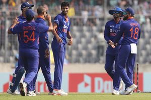 INDvsBAN: టీమిండియాకు గాయాల బెడద.. మూడో వన్డేకు ఈ ముగ్గురూ దూరం..!