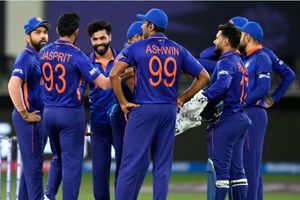 INDvsBAN: కూర్చున్న కొమ్మనే నరుక్కున్నట్లుంది.. టీమిండియాపై ఘాటు విమర్శలు