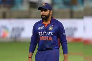 సిరాజ్ బౌలింగ్ సూపరో సూపర్.. న్యూజిలాండ్‌తో అంత ఈజీ కాదు: రోహిత్ శర్మ