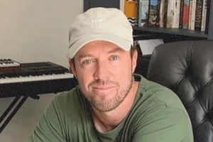 IPL 2023 : ఆ ఫోన్ కాల్ గట్టి షాకిచ్చింది.. ఎంత చెప్పినా డివిల్లీర్స్ వినలేదు..!