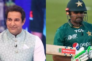 పని పాట లేని వెదవలు క్రియేట్ చేసే స్టోరీలు.. బాబర్‌ నాకు కొడుకుతో సమానం: వసీం అక్రమ్