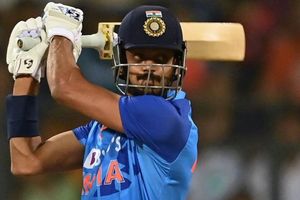 INDvsSL: సూపర్ ఇన్నింగ్స్‌తో రికార్డులు బద్దలు కొట్టిన అక్షర్ పటేల్!