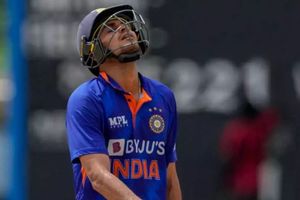 INDvsSL: మిగతా రెండు మ్యాచులు చాలా ఇంపార్టెంట్.. మళ్లీ ఫెయిలైతే అతని కెరీర్ అంతే!