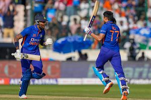 IND vs NZ: సెంచరీతో శుభ్‌మన్ గిల్ అరుదైన ఘనత.. కోహ్లీ రికార్డుకే ఎసరు!