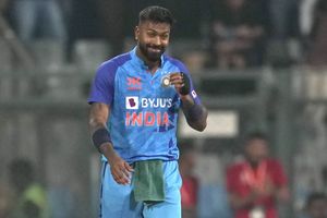 INDvsSL: చెత్త నిర్ణయాల వల్లే ఓడాం.. హార్దిక్ డెసిషన్స్‌ను తప్పుబట్టిన మాజీ లెజెండ్