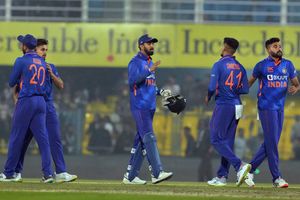 INDvsSL : రెండో వన్డేలో మంచు తీవ్రంగా ప్రభావం?