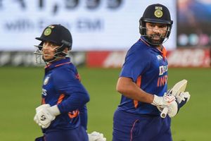 మిడిలార్డర్‌లో ఇషాన్ కిషన్‌కు చాన్స్.. సిరాజ్‌కు ఆల్‌ది బెస్ట్: రోహిత్ శర్మ