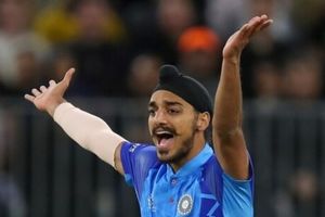 IND vs SL: నోబాల్స్‌తో కొంపముంచిన అర్ష్‌దీప్ సింగ్.. భారత్‌ ముందు భారీ లక్ష్యం!