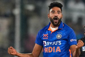 ICC ODI Rankings: వరల్డ్ నెంబర్ వన్‌ బౌలర్‌గా మహమ్మద్ సిరాజ్.. టాప్ 10లో గిల్!