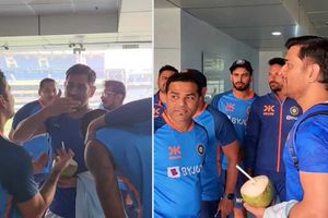 INDvsNZ : తొలి టీ20 ముందు టీమిండియాకు బూస్ట్.. డ్రెస్సింగ్ రూంలో లెజెండ్!