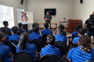 వరల్డ్ కప్ ఫైనల్ ముందు అండర్-19 జట్టుకు సర్‌ప్రైజ్.. మోటివేట్ చేసిన నీరజ్ చోప్రా!