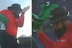 PAK vs NZ: బంతితో అంపైర్‌ను కొట్టిన పాక్ ఫీల్డర్.. ముసి ముసి నవ్విన బాబర్! (వీడియో)