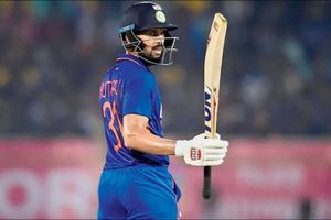 INDvsNZ : ఇదేంట్రా అయ్యా?.. ఇన్ని గాయాలా?.. యువ ఓపెనర్‌పై సెలెక్టర్లు సీరియస్!