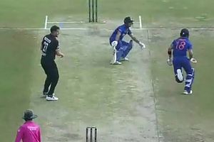 IND vs NZ: టీమిండియాను దెబ్బతీసిన ఇషాన్ కిషన్ తత్తరపాటు!(వీడియో)