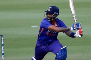 INDvsSL: డివిల్లీర్స్‌ది వేరే రేంజ్.. సూర్యతో పోల్చకూడదు.. బట్లర్ కూడా బెటరే!