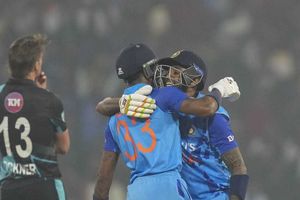 INDvsNZ : ఇదేం ఆట? అంటూ.. హార్దిక్ పాండ్యాపై మండిపడుతున్న ఫ్యాన్స్..